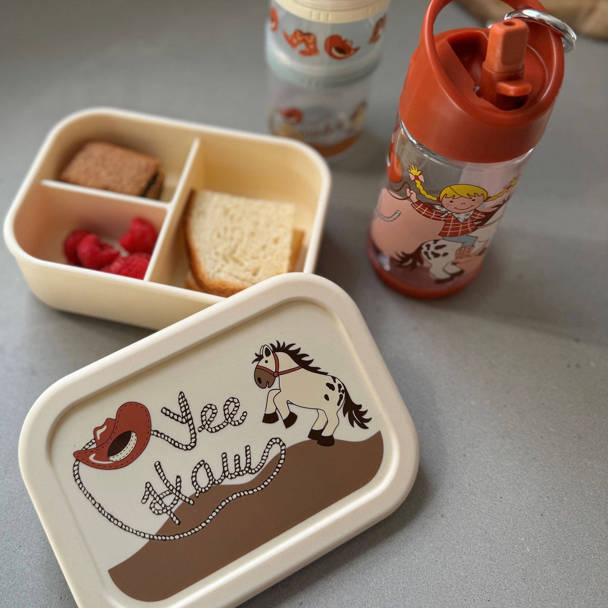 Fresh & Messy Silicone Bento Box | Yee Haw - Image 4