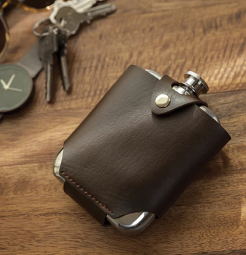 Flask and Traveling Case - Image 4